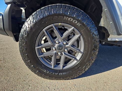 Used 2024 Jeep Wrangler Sport S image 10