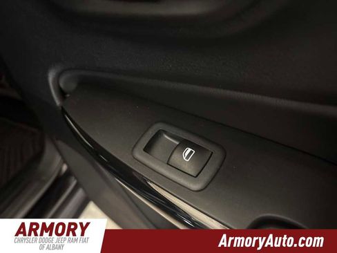 Used 2023 Jeep Cherokee Altitude Lux image 31