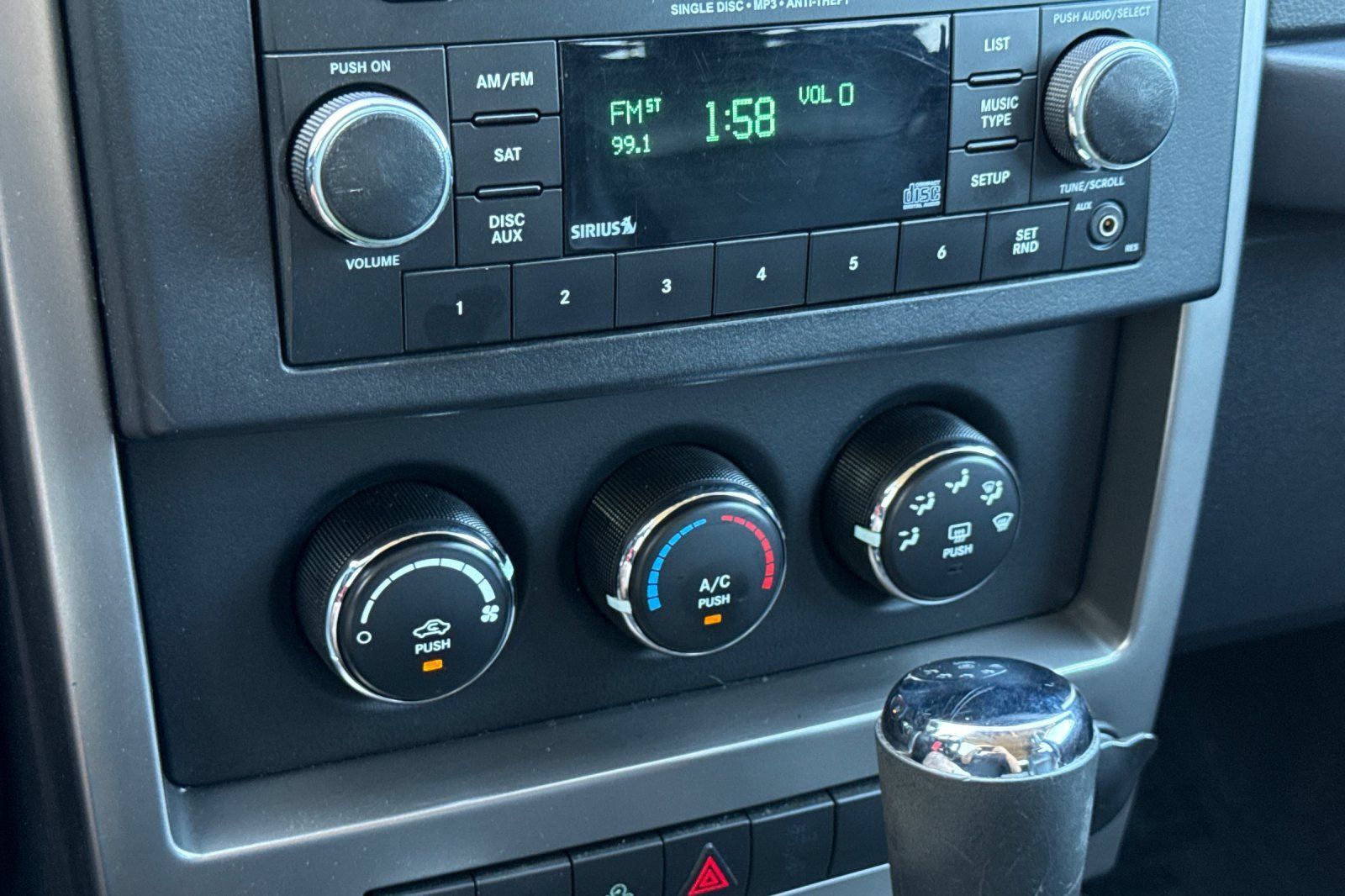 Used 2012 Jeep Liberty Sport AWD/4WD image 19