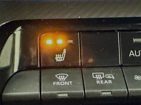 Certified 2023 Toyota Prius XLE image 22