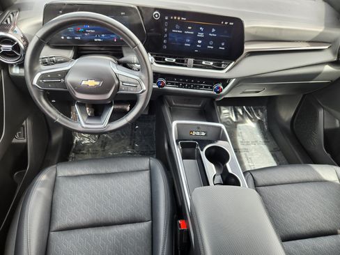 Used 2025 Chevrolet Equinox LT w/ Convenience Package II AWD/4WD image 11