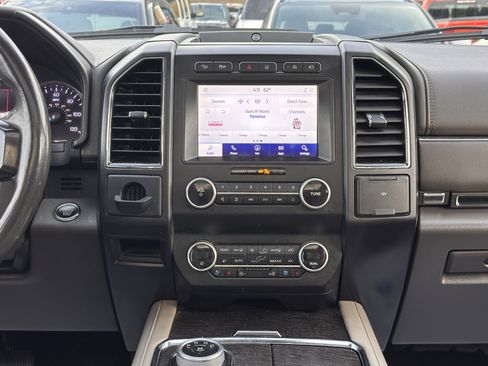 Used 2021 Ford Expedition Limited image 13