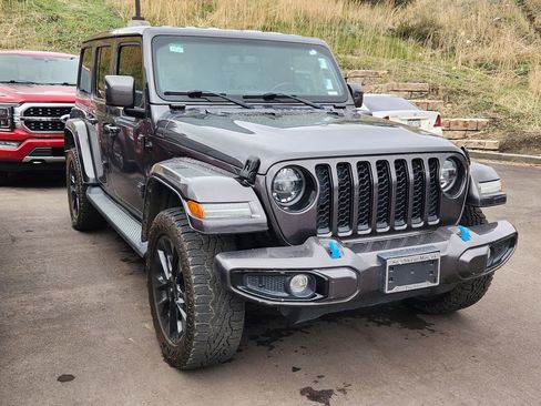 Used 2021 Jeep Wrangler Unlimited Sahara AWD/4WD image 3