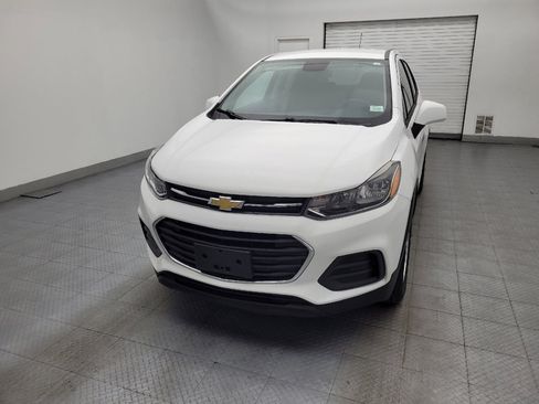 Used 2020 Chevrolet Trax LS w/ Tint and Cruise Package AWD/4WD image 15