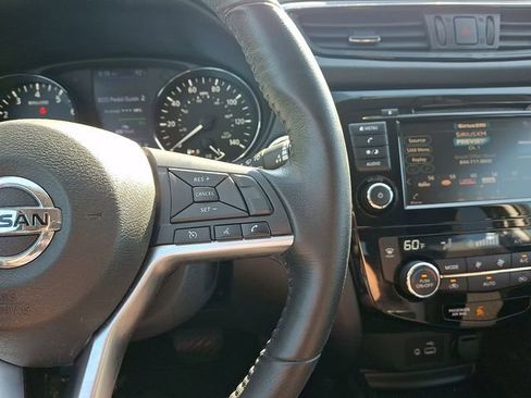 Used 2018 Nissan Rogue SV AWD/4WD image 21