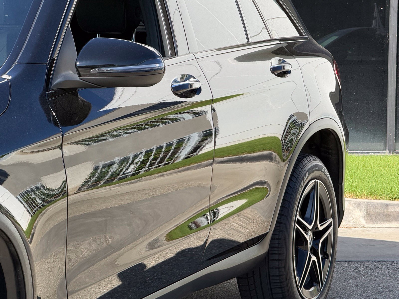 Used 2022 Mercedes-Benz GLC 300 image 4