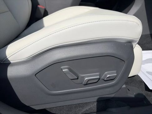 Certified 2025 Hyundai Santa Fe Calligraphy AWD/4WD image 6