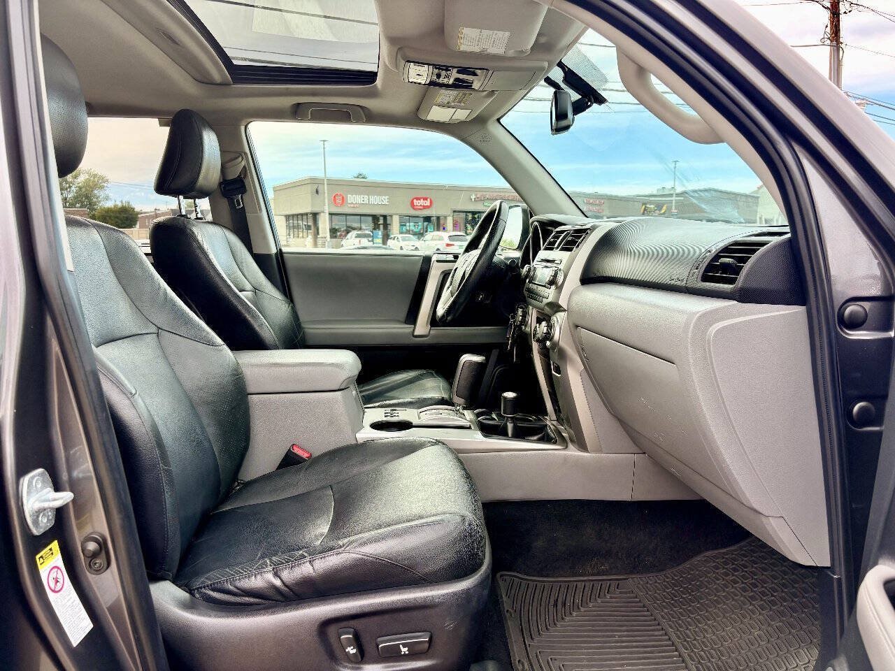 Used 2011 Toyota 4Runner SR5 w/ Premium Pkg w/Leather AWD/4WD image 30