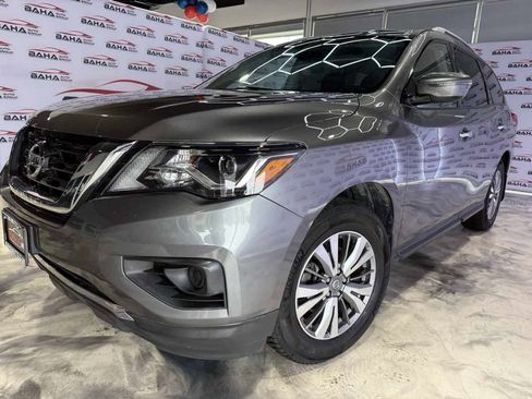 Used 2020 Nissan Pathfinder S image 3