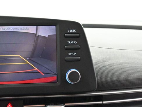 Used 2023 Hyundai Elantra SEL image 21