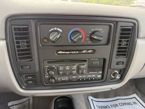 Used 1996 Chevrolet Impala SS RWD image 30