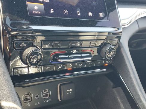 Used 2022 Jeep Grand Cherokee L Laredo AWD/4WD image 34