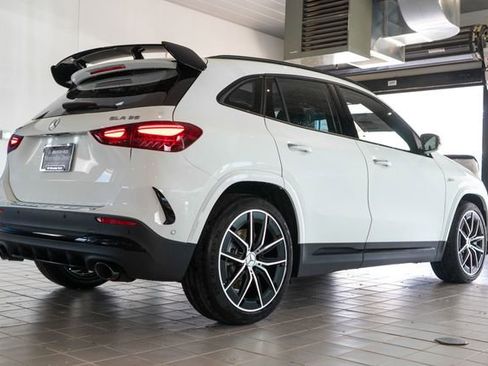 New 2026 Mercedes-Benz GLA 35 AMG 4MATIC image 8