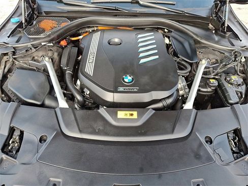 Used 2020 BMW 745e xDrive image 30