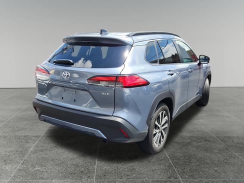 Used 2025 Toyota Corolla Cross XLE FWD image 7