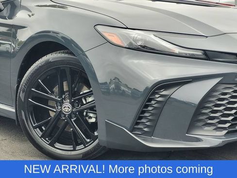 Used 2025 Toyota Camry SE FWD image 9