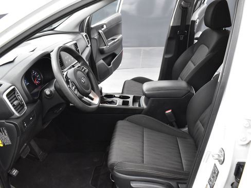 Used 2021 Kia Sportage LX image 11