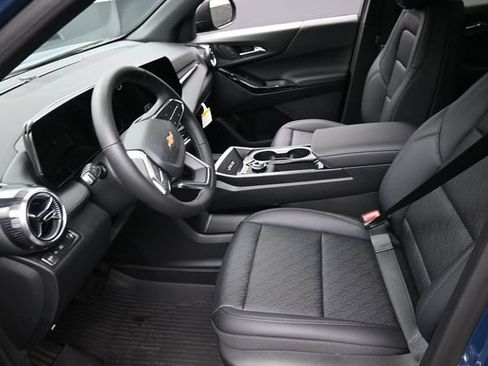 New 2026 Chevrolet Equinox LT w/ Convenience Package II FWD image 8