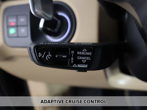 Used 2022 Porsche Cayenne image 6