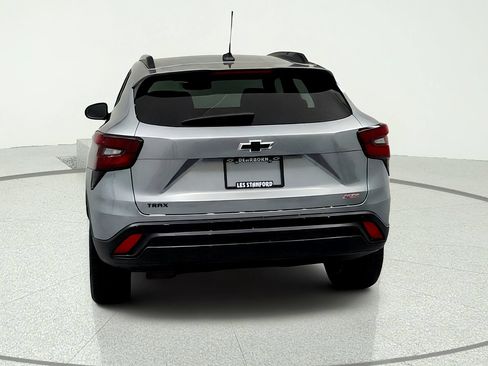 Used 2025 Chevrolet Trax RS w/ Driver Confidence Package FWD image 4