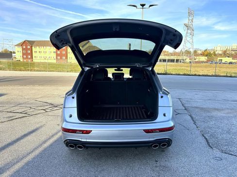 Used 2023 Audi SQ5 Prestige w/ Prestige Package image 21