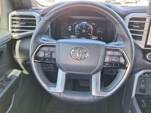 Used 2022 Toyota Tundra Platinum AWD/4WD image 17