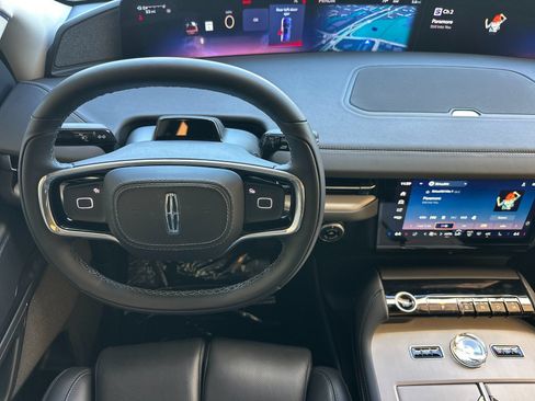 New 2026 Lincoln Navigator Reserve AWD/4WD image 13
