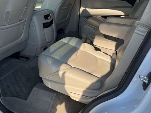 Used 2020 Cadillac Escalade Premium Luxury image 5