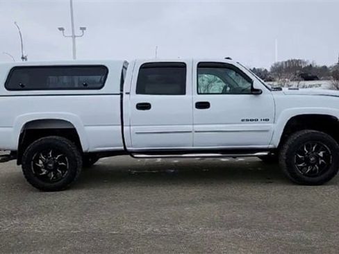 Used 2005 Chevrolet Silverado 2500 LT w/ Heavy-Duty Power Package image 9