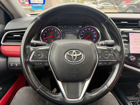 Used 2019 Toyota Camry XSE image 11