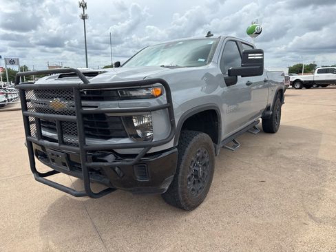 Used 2025 Chevrolet Silverado 2500 Custom w/ Custom Convenience Package AWD/4WD image 3