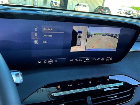 Used 2025 Buick Enclave Preferred FWD image 22