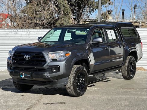 Used 2017 Toyota Tacoma SR image 6