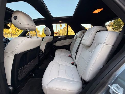 Used 2017 Mercedes-Benz GLE 400 4MATIC image 31