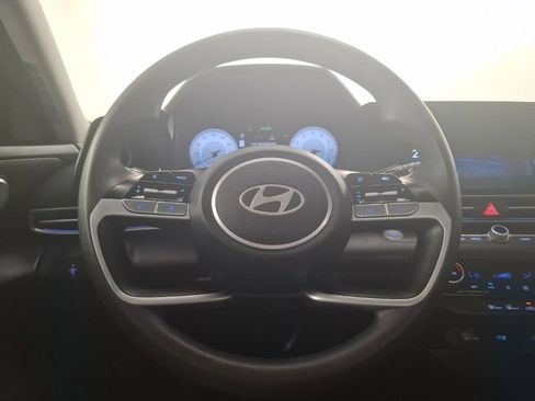 Used 2024 Hyundai Elantra SEL FWD image 18