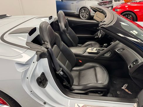 Used 2019 Chevrolet Corvette Stingray Convertible w/ Battery Protection Package image 16