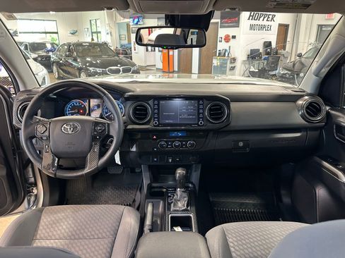 Used 2022 Toyota Tacoma SR5 image 16