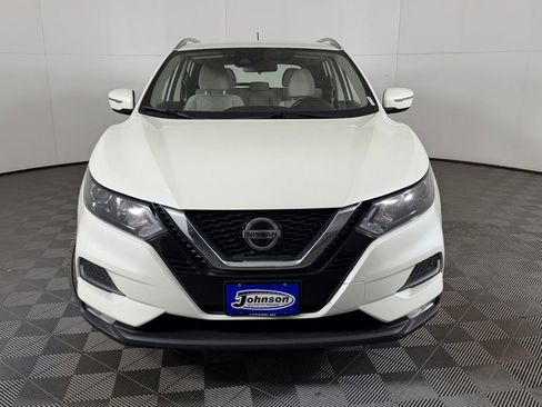 Used 2021 Nissan Rogue Sport SV image 2