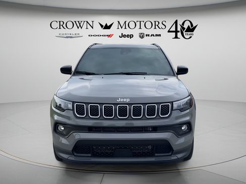 Used 2023 Jeep Compass Latitude AWD/4WD image 2