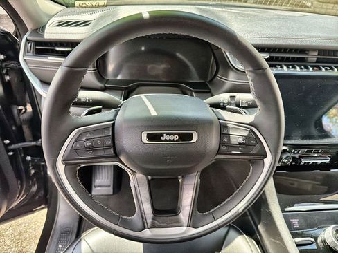 Used 2023 Jeep Grand Cherokee Limited w/ Trailer Tow Prep Group (B) image 11