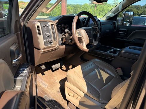 Used 2015 GMC Sierra 2500 Denali w/ Duramax Plus Package AWD/4WD image 5