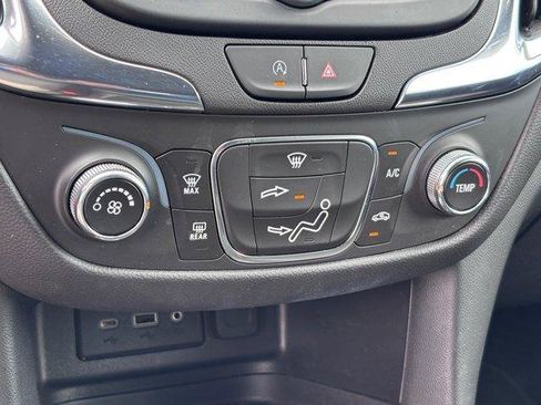 Used 2023 Chevrolet Equinox LT FWD image 28