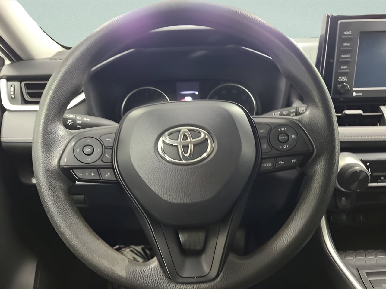 Used 2022 Toyota RAV4 LE w/ Carpet Mat Package (TMS) AWD/4WD image 22