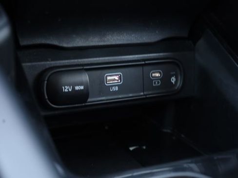 Certified 2025 Kia Telluride S image 21