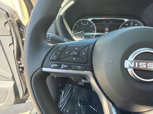 Used 2025 Nissan Sentra SV FWD image 30