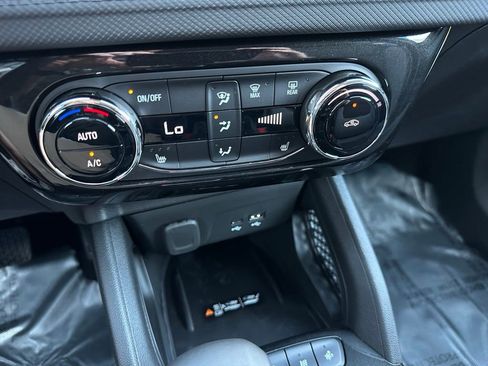 New 2026 Chevrolet TrailBlazer LT w/ Convenience Package FWD image 25