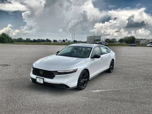 Certified 2025 Honda Accord SE image 10