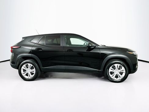Used 2025 Chevrolet Trax LS FWD image 10