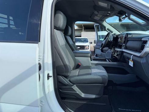 New 2026 Ford F550 4x4 Crew Cab w/ XLT Value Package image 21