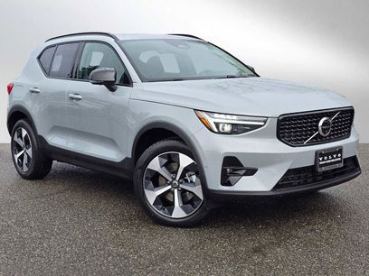 New 2026 Volvo XC40 B5 Plus w/ Protection Package Premier